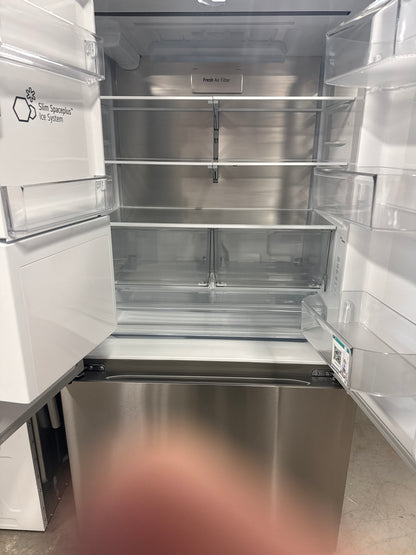 LG - Réfrigérateur à portes françaises Zero Clearance de 36 po et 24 pi³ en acier inoxydable à profondeur de comptoir avec charnières à dégagement nul et double machine à glaçons   LF24Z6330S