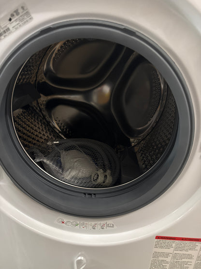 Blomberg - Laveuse à chargement frontal compacte blanche de 1,9 pi³ avec cycle de désinfection WM72200W