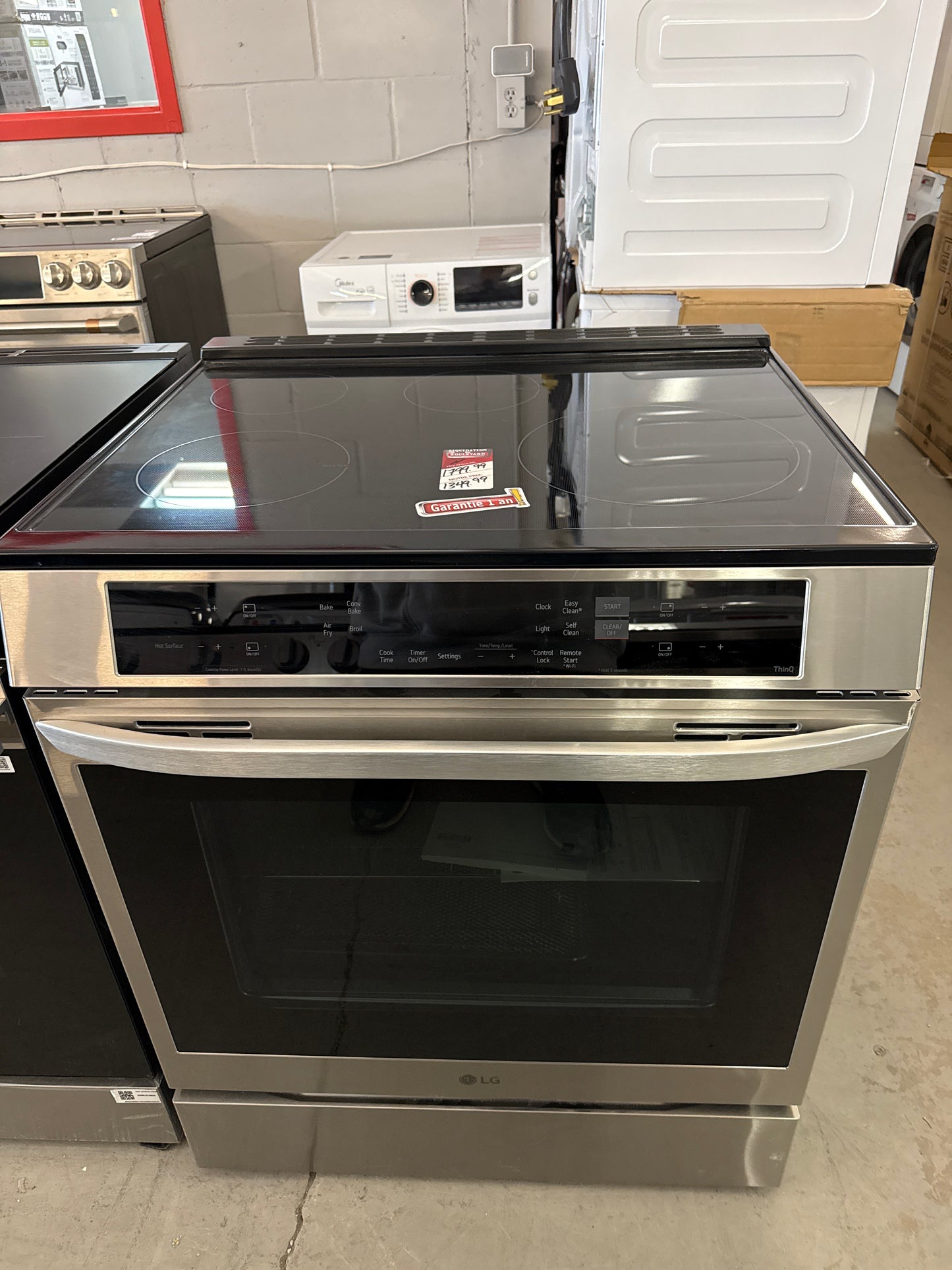 LG - Cuisinière à induction de 30 po à glissière de 6,3 picu avec convection véritable en acier inoxydable Lsil6332fe