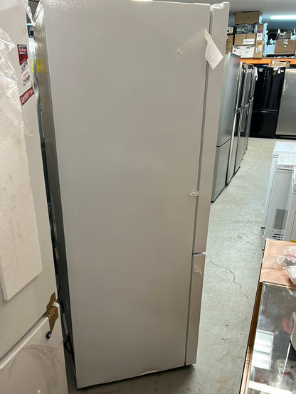 Réfrigérateur à congélateur en bas 17.2 pi3 Hisense RB17A2CWE