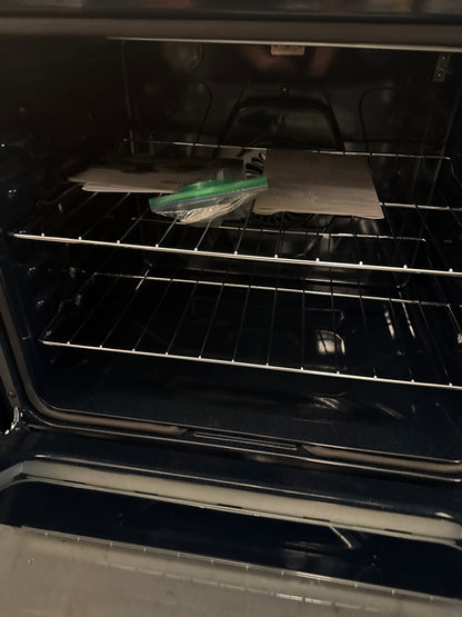 Samsung - Cuisinière électrique indépendante en acier inoxydable de 30 pouces et 6,3 pi³ avec friteuse à air  NE63F6510SS