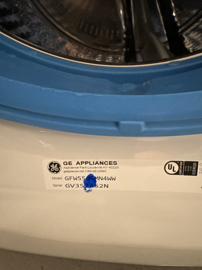 Laveuse à chargement frontal GE Wi-Fi Connect 5,5 pi³ porte réversible superposable blanche certifiée Energy Star GFW550SMNWW