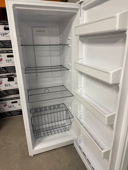 Congélateur vertical sans dégivrage de 15,5 pi³ de Frigidaire (FFFU16F2VW) - Blanc
