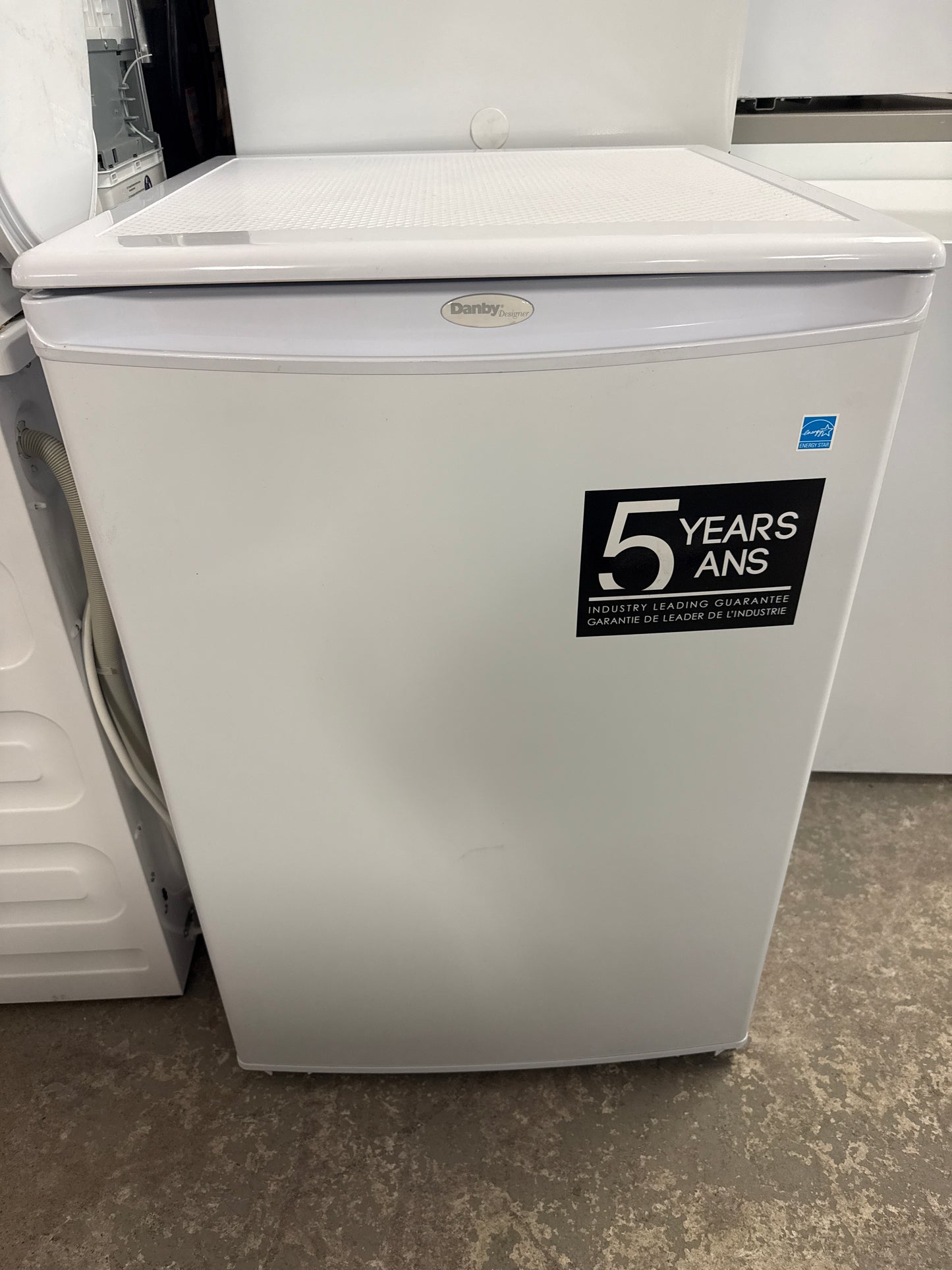 cONGÉLATEUR VERTICAL Danby Designer DUFM043A2WDD 4,3 pi3 en blanc