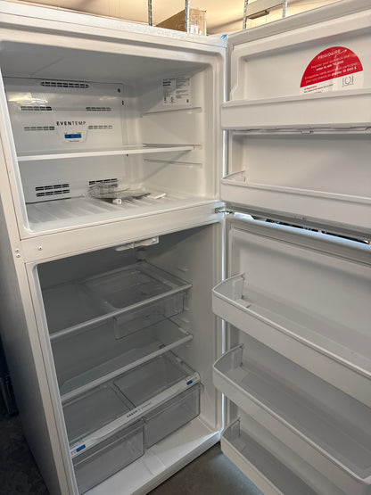 Réfrigérateur à congélateur supérieur 30 po 18,3 pi³ de Frigidaire (FFTR1835VW) - Blanc