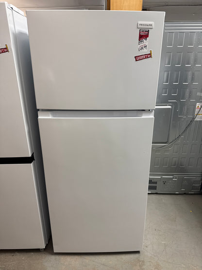 Réfrigérateur à congélateur supérieur 16 pi³ 28 po de Frigidaire (FRTE1622AW) - Blanc
