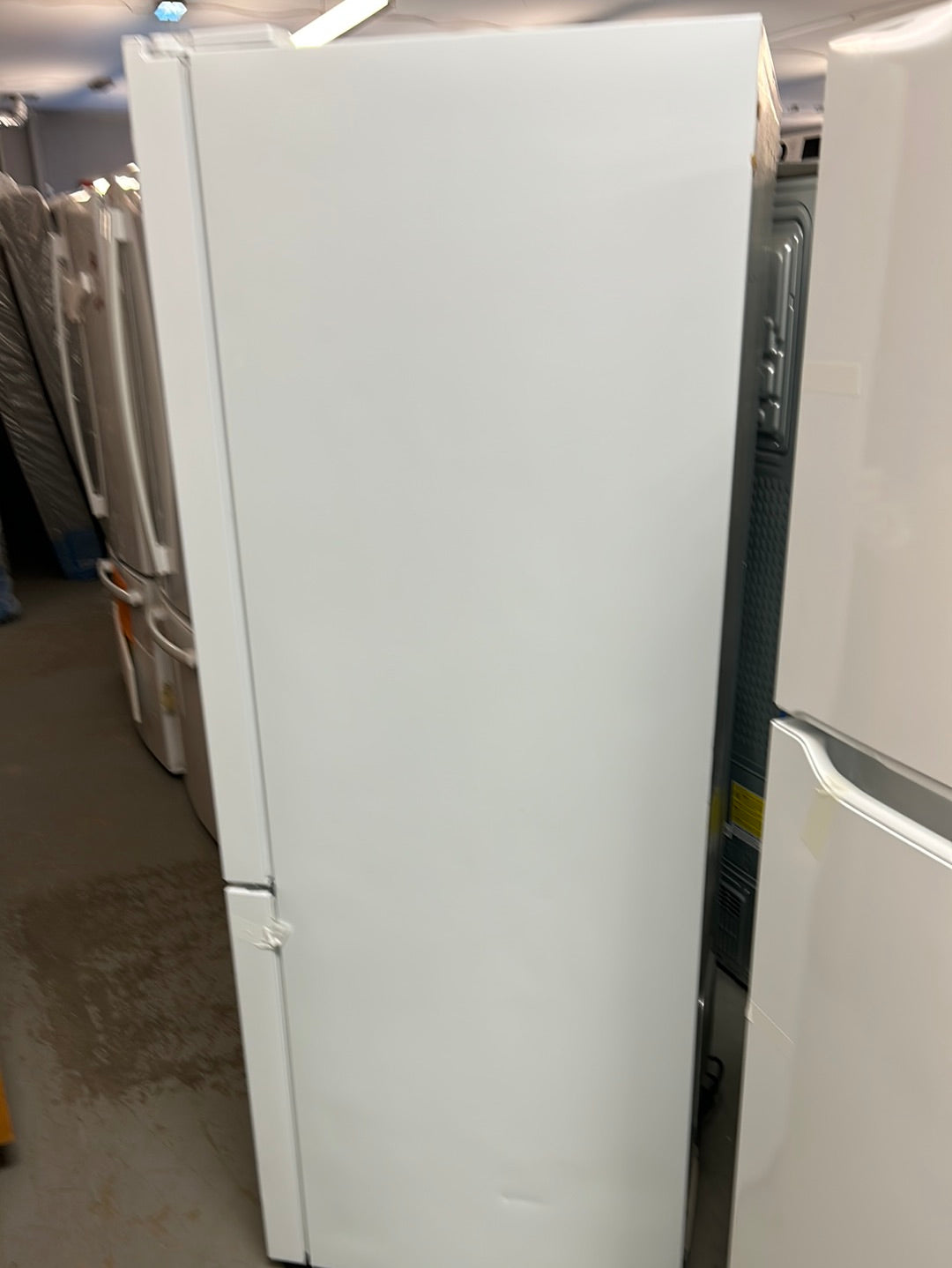 Réfrigérateur à congélateur en bas 17.2 pi3 Hisense RB17A2CWE