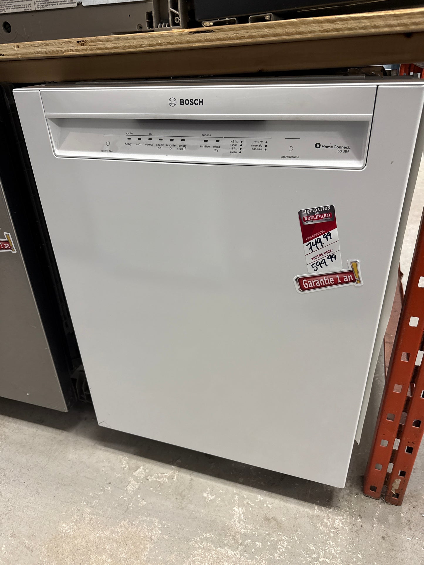 Lave-vaisselle encastrable 24 po 50 dB de Bosch (SHE3AEM2N) - BLANC