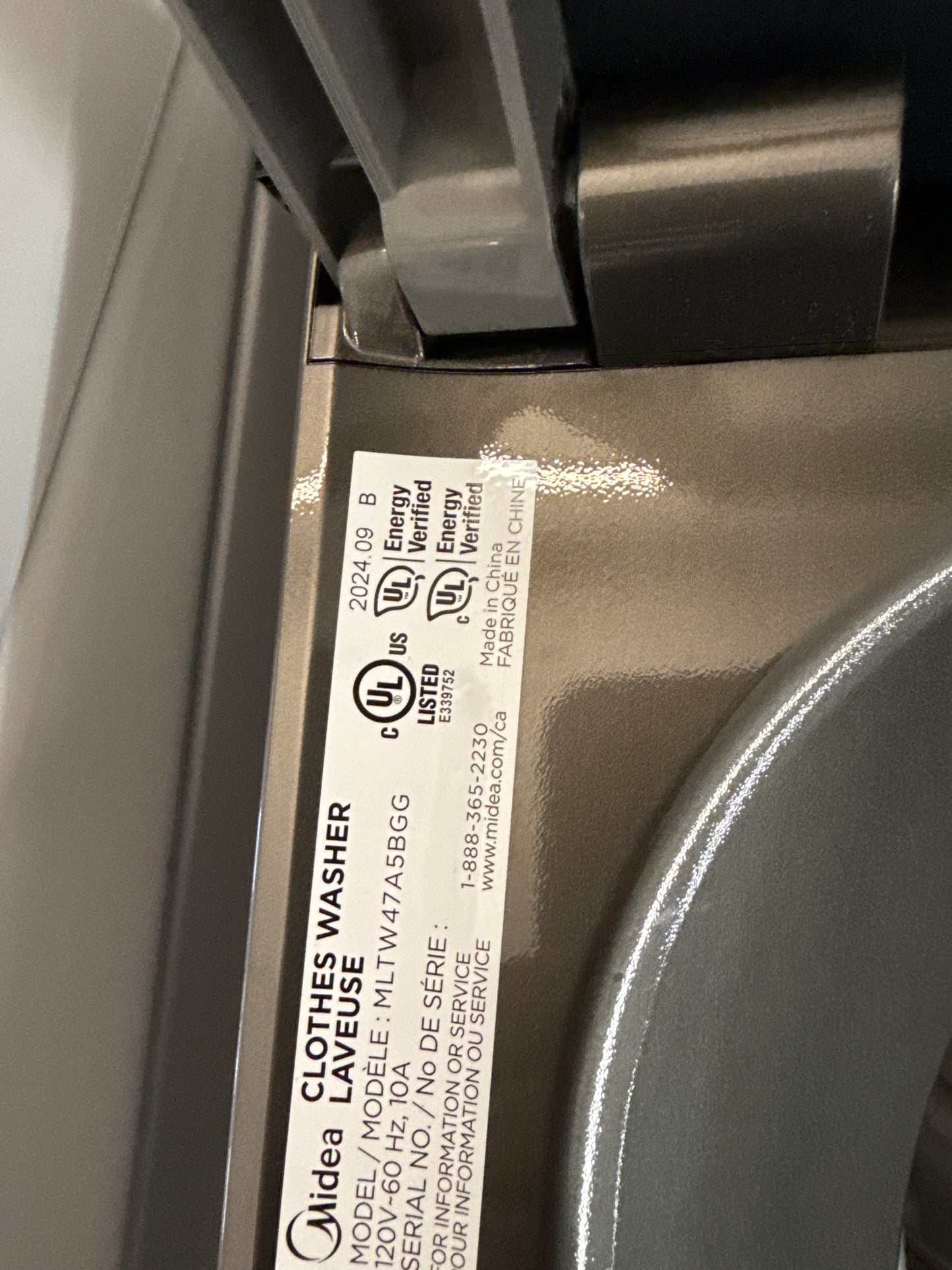 Midea - Ensemble de buanderie : laveuse à chargement par le haut de 4,7 pi³ et sécheuse électrique de 7,0 pi³