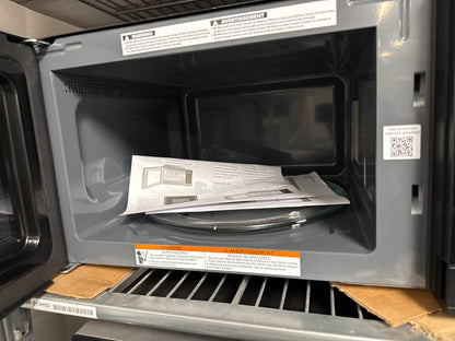 Panasonic NNSU65LB Genius Four à micro-ondes de taille moyenne 1,3 pi³, noir, 1100 W