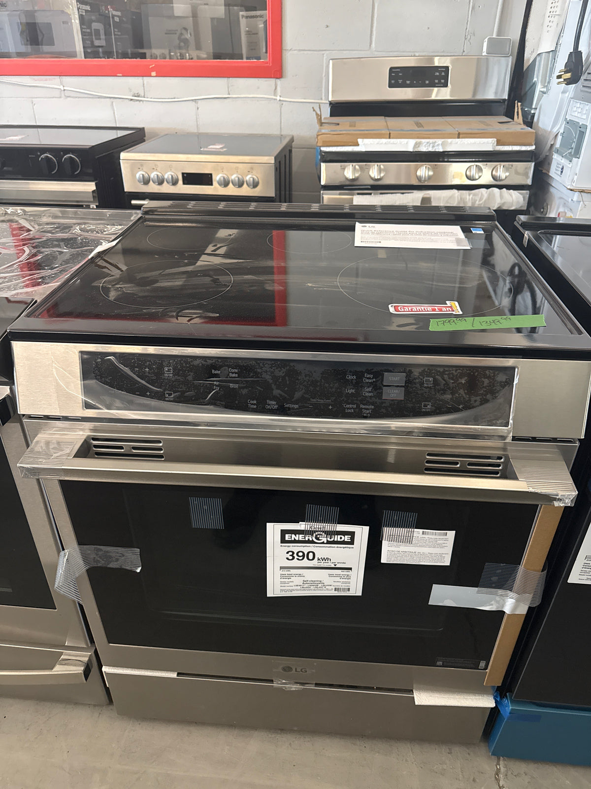 Cuisinière électrique encastrable avec convection véritable et friture à air chaud 6,3 pi³ 30 po de LG (LSIL6332XE) - Acier inoxydable