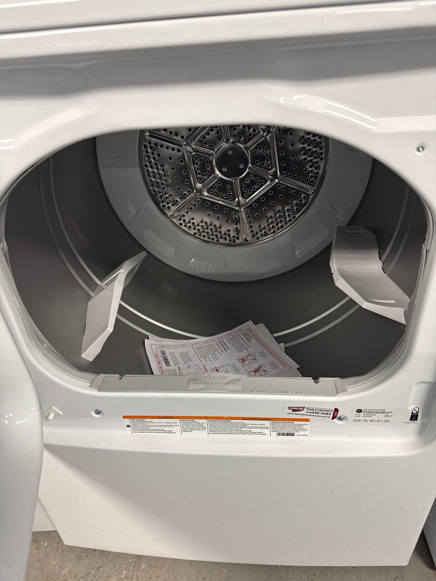 GE Sécheuse électrique de 7.2 pi.cu. avec cycle SaniFresh GTD45EBMRWS