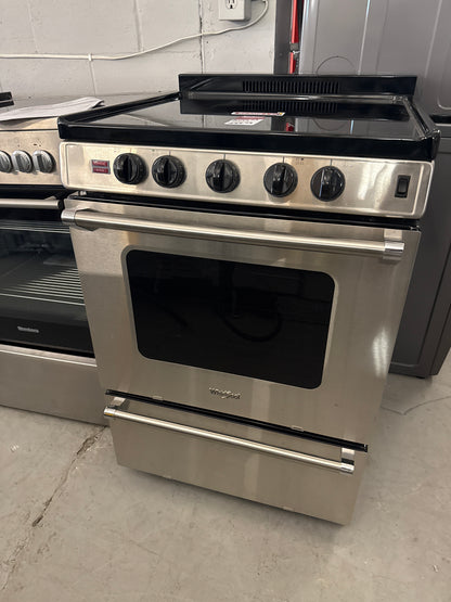 Cuisinière électrique autonome à surface lisse 3 pi³ 24 po de Whirlpool (YWFE50M4HS) - Inox