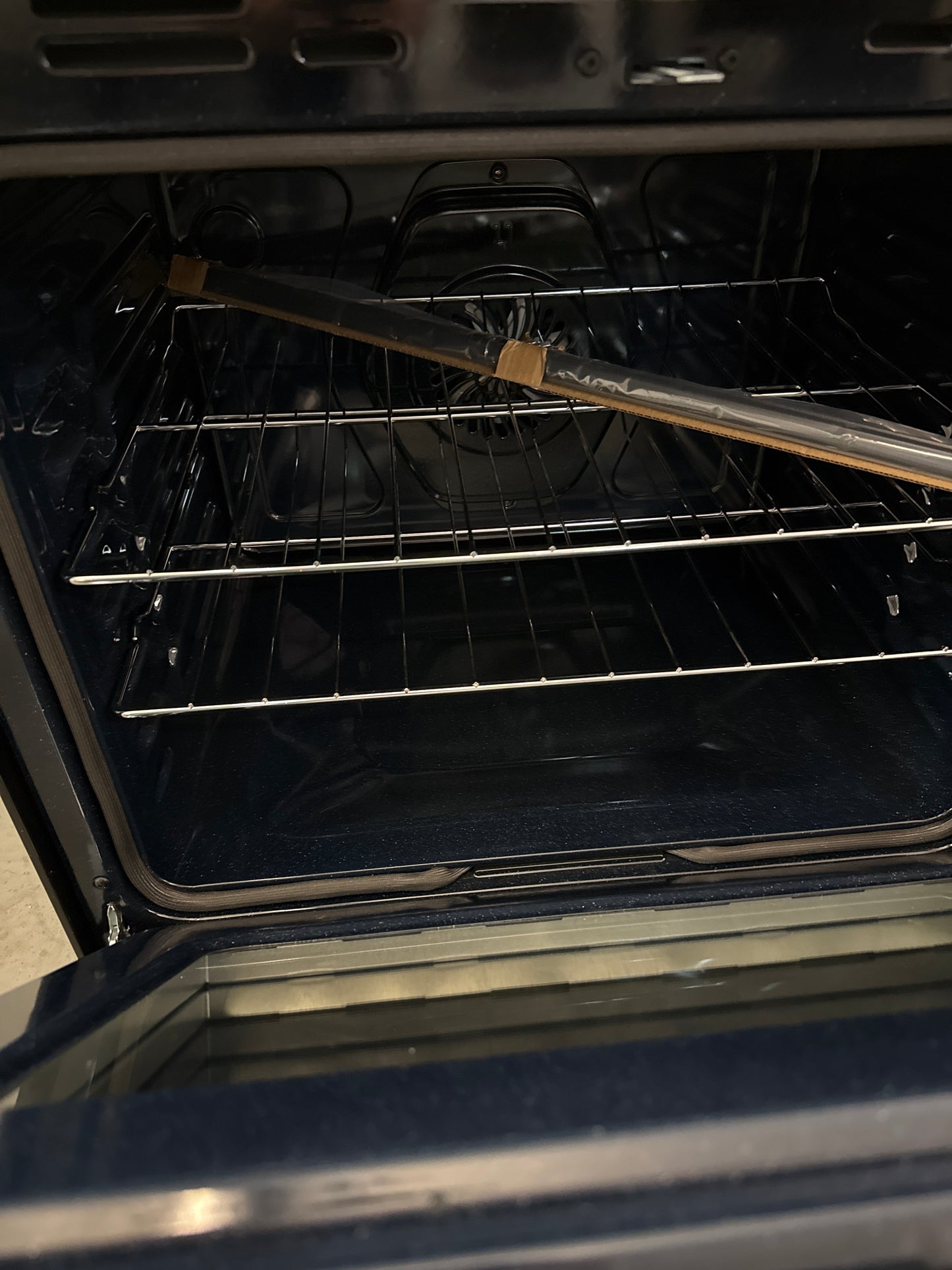 Cuisinière élec. encastrable ventilateur conv. 5 éléments 6,3 pi³ 30 po Samsung (NSE6DG8310SRAC) - Inox