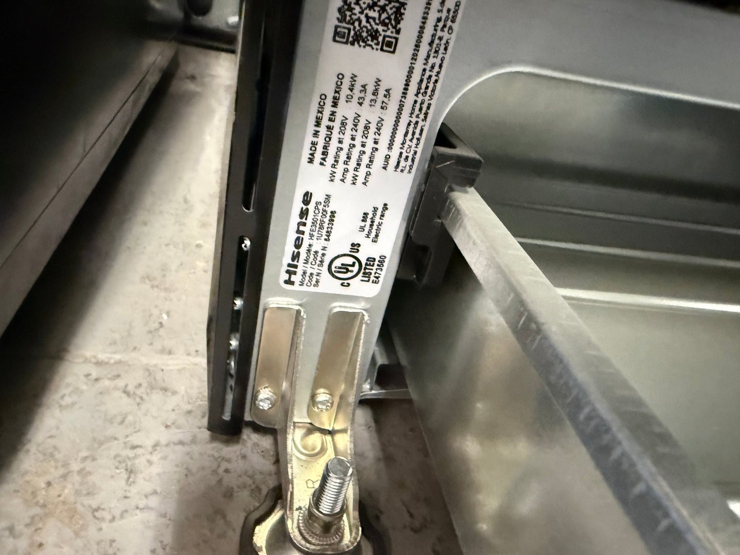 Hisense - Cuisinière électrique encastrable de 30 po et 5,8 pi3 en acier inoxydable avec friture à air et convection véritable HFE3502CAS