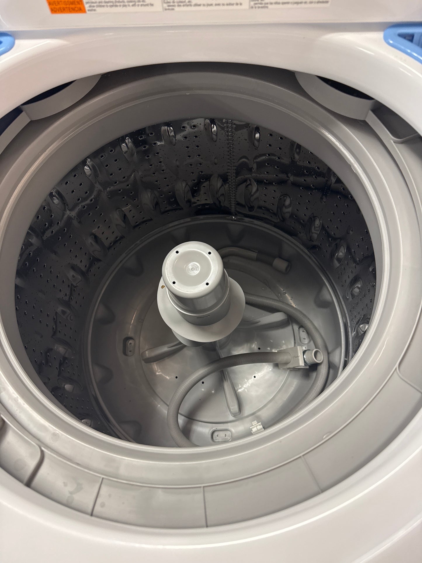 Laveuse à chargement par le haut 4,7 pi³ haute efficacité d'Insignia (NS-TWM41WH8A) - Blanc