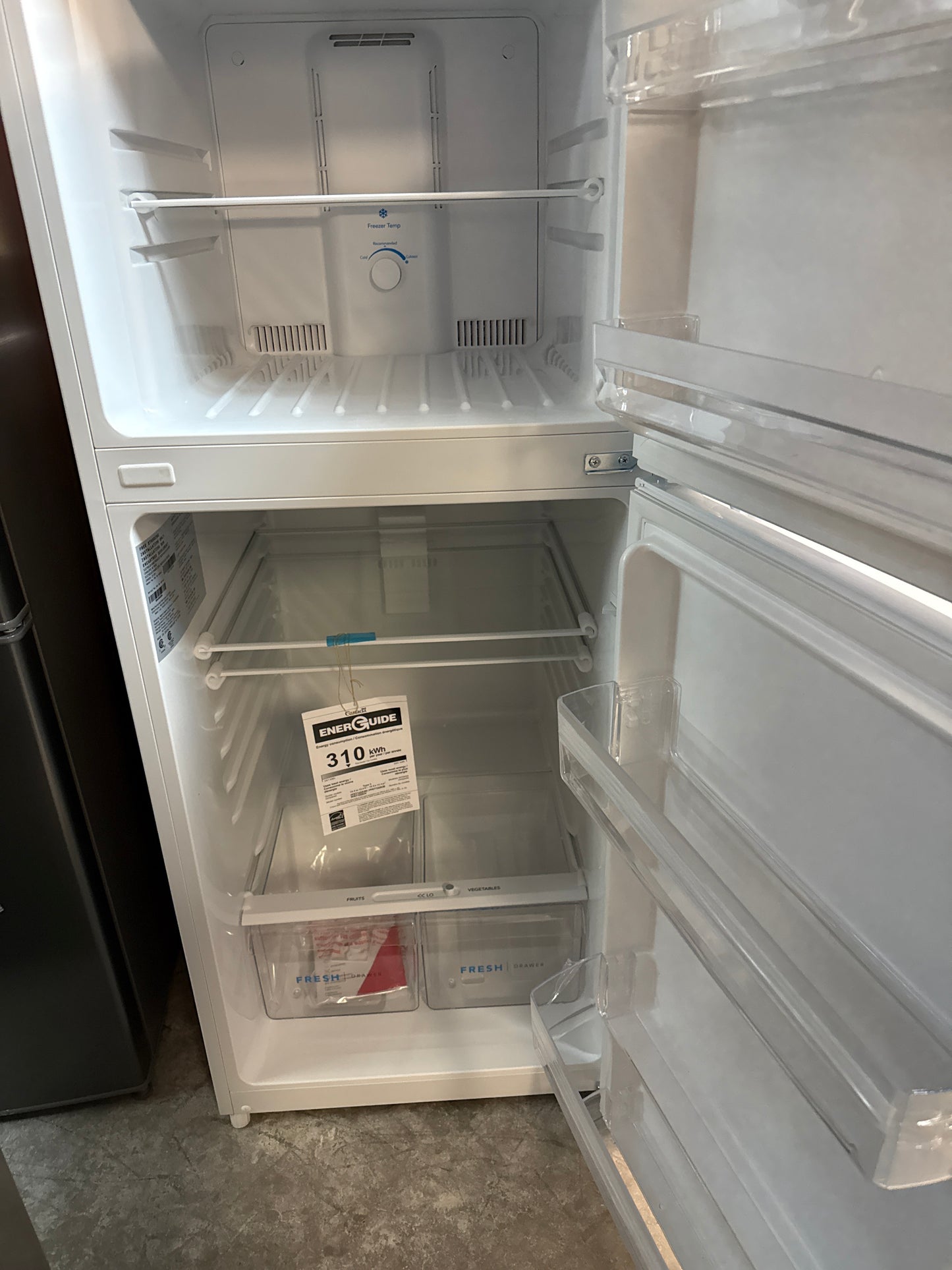 Frigidaire : Réfrigérateur 11.6 Pi. cu. Congélateur en haut blanc  - Modèle FFET1222UW