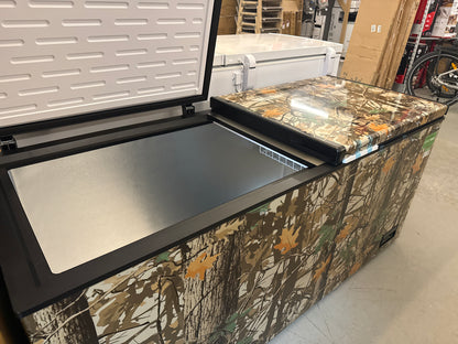 Hamilton Beach - Congélateur coffre à double porte, motif camouflage chasse, 70,9 po, 21 pi³    HBFRF2116-CAMO