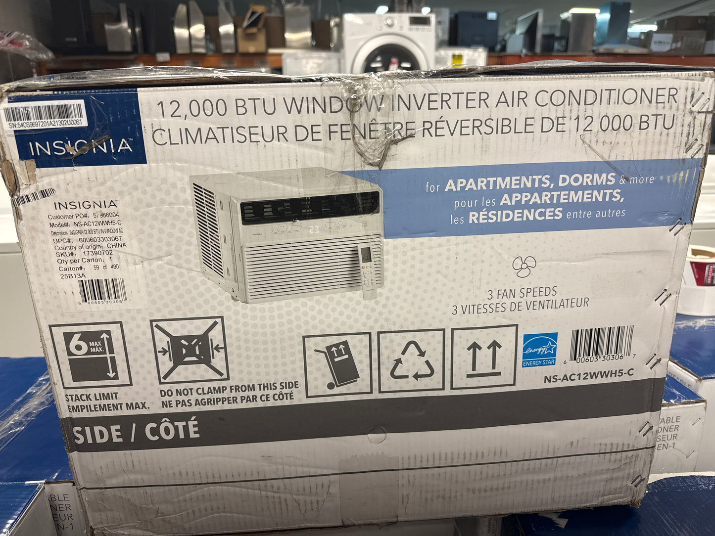 Climatiseur de fenêtre d'Insignia - 12 000 BTU (NS-AC12WWH5-C) - Blanc/Gris