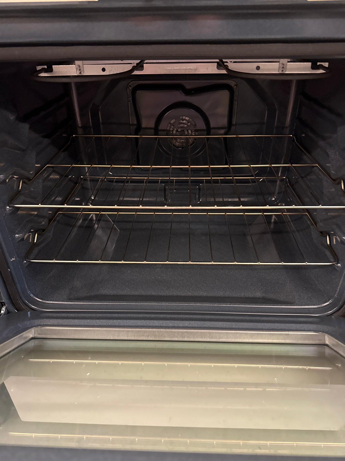 Cuisinière électrique autonome avec convection par ventilateur et friture à l'air chaud 5,3 pi³ 30 po de Whirlpool (YWFES5030RW) - Blanc