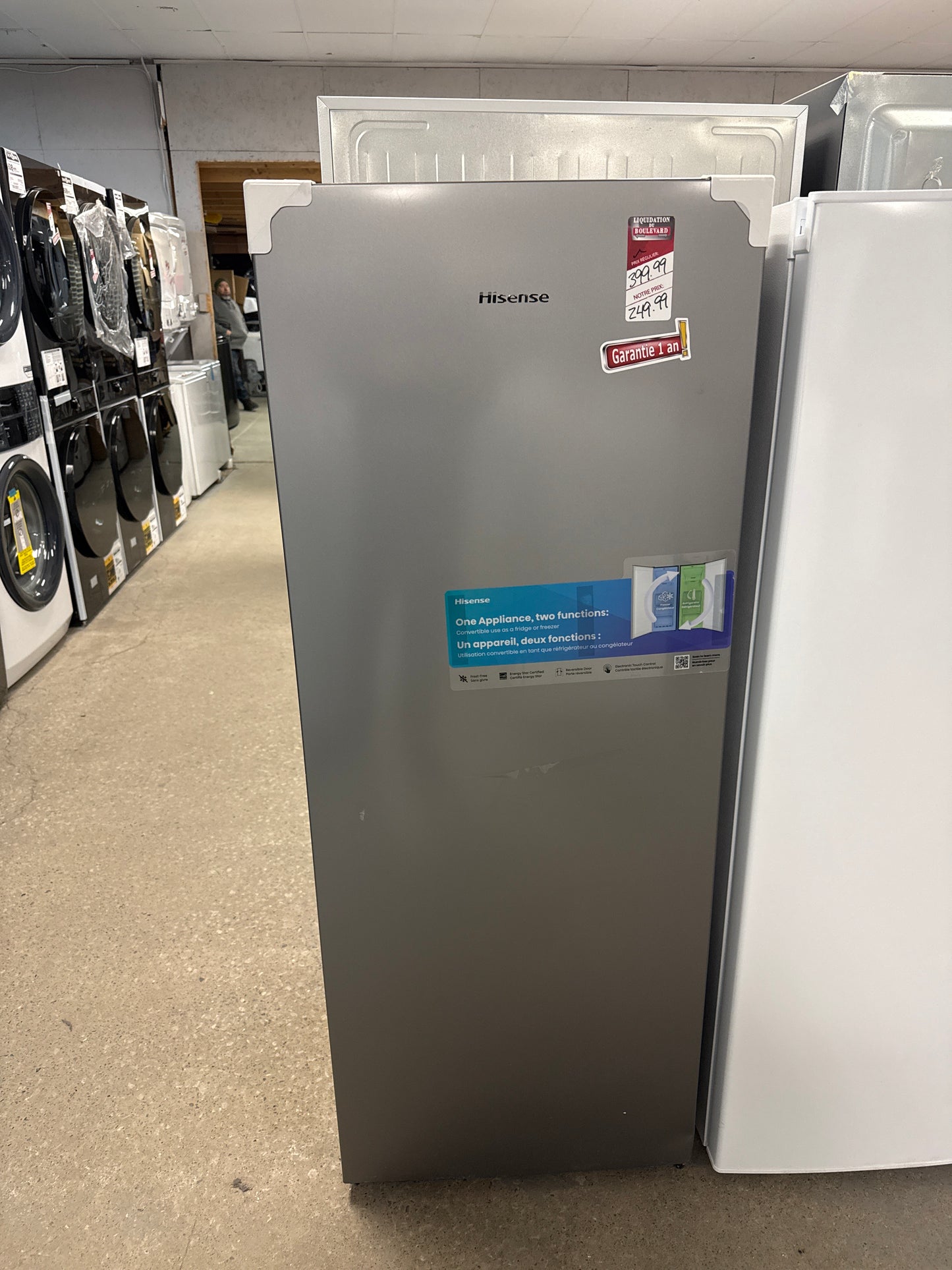 Hisense - Réfrigérateur ou congélateur vertical convertible d'aspect acier inoxydable de 6,0 pi³ - Sans givre FV06C7ASE