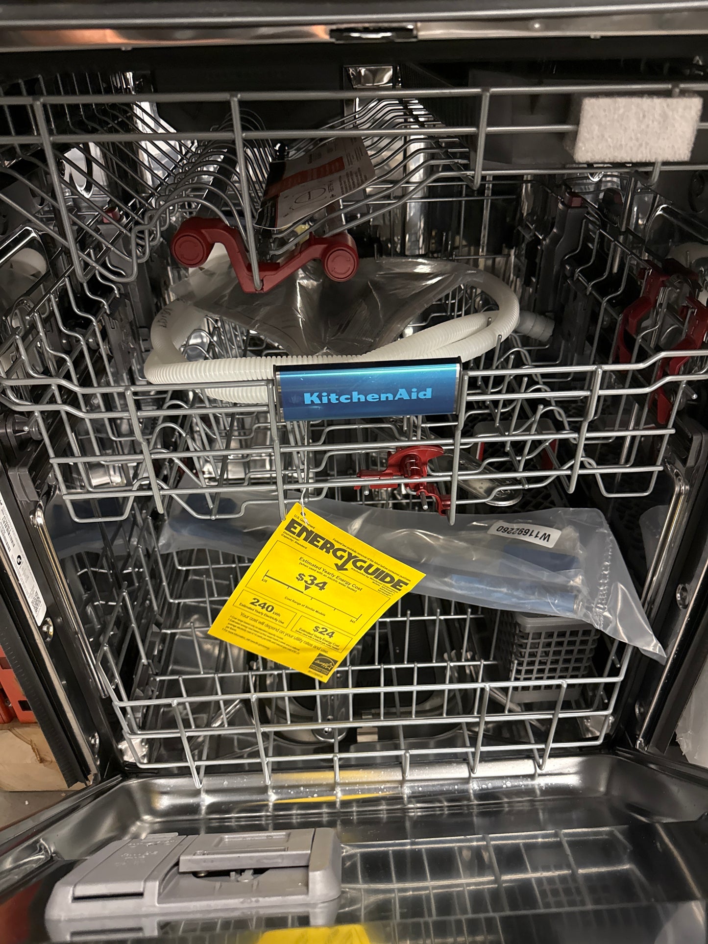 Lave-vaisselle à commandes sur le dessus de 24 po et de 44 dB avec Max Jet à 360°, 3e panier et système ProDry de KitchenAid - Energy Star (KDTS424SBE) - Minerai noir