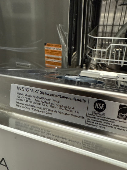 ave-vaisselle encastrable 24 po 51 dB avec cuve en acier inoxydable d'Insignia (NS-DWRF2WH3) - Blanc