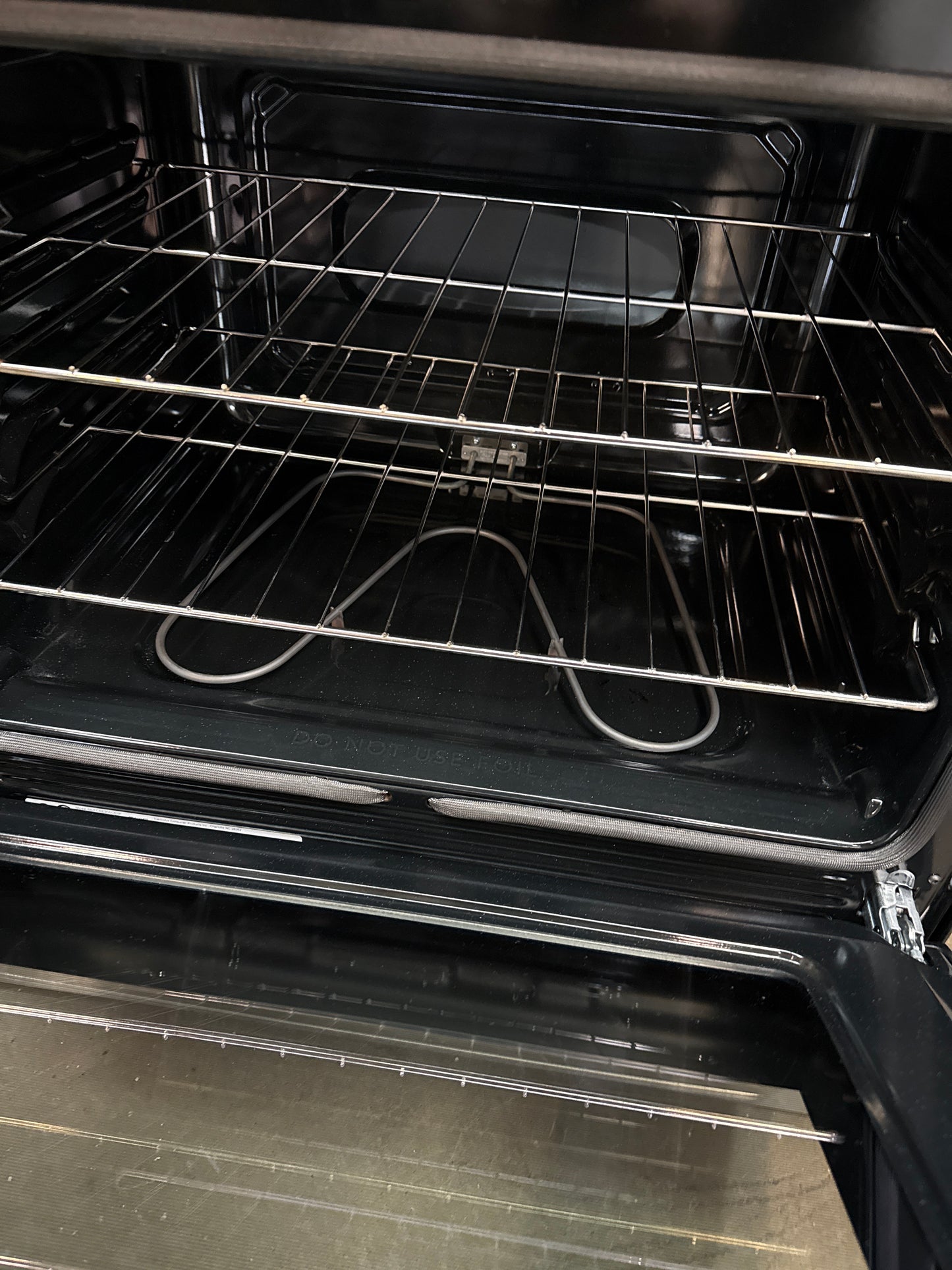 Cuisinière électrique autonome à 5 éléments de 5,3 pi³ et 30 po de Frigidaire (FCRE305CBS) - Inox