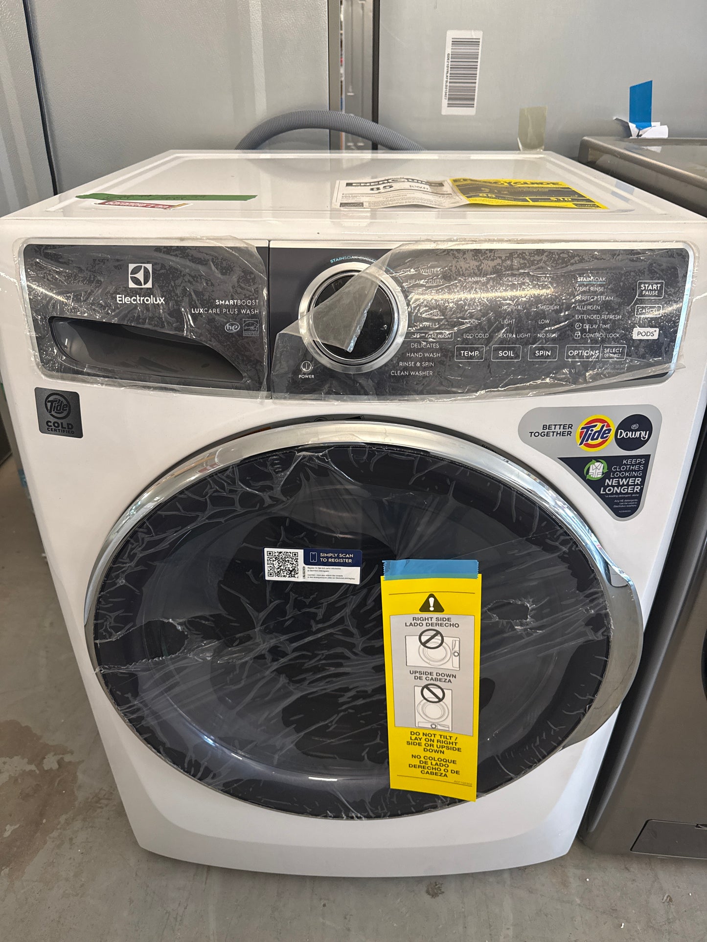 Laveuse vapeur à chargement frontal 5.2 pi3 Electrolux ELFW7637AW