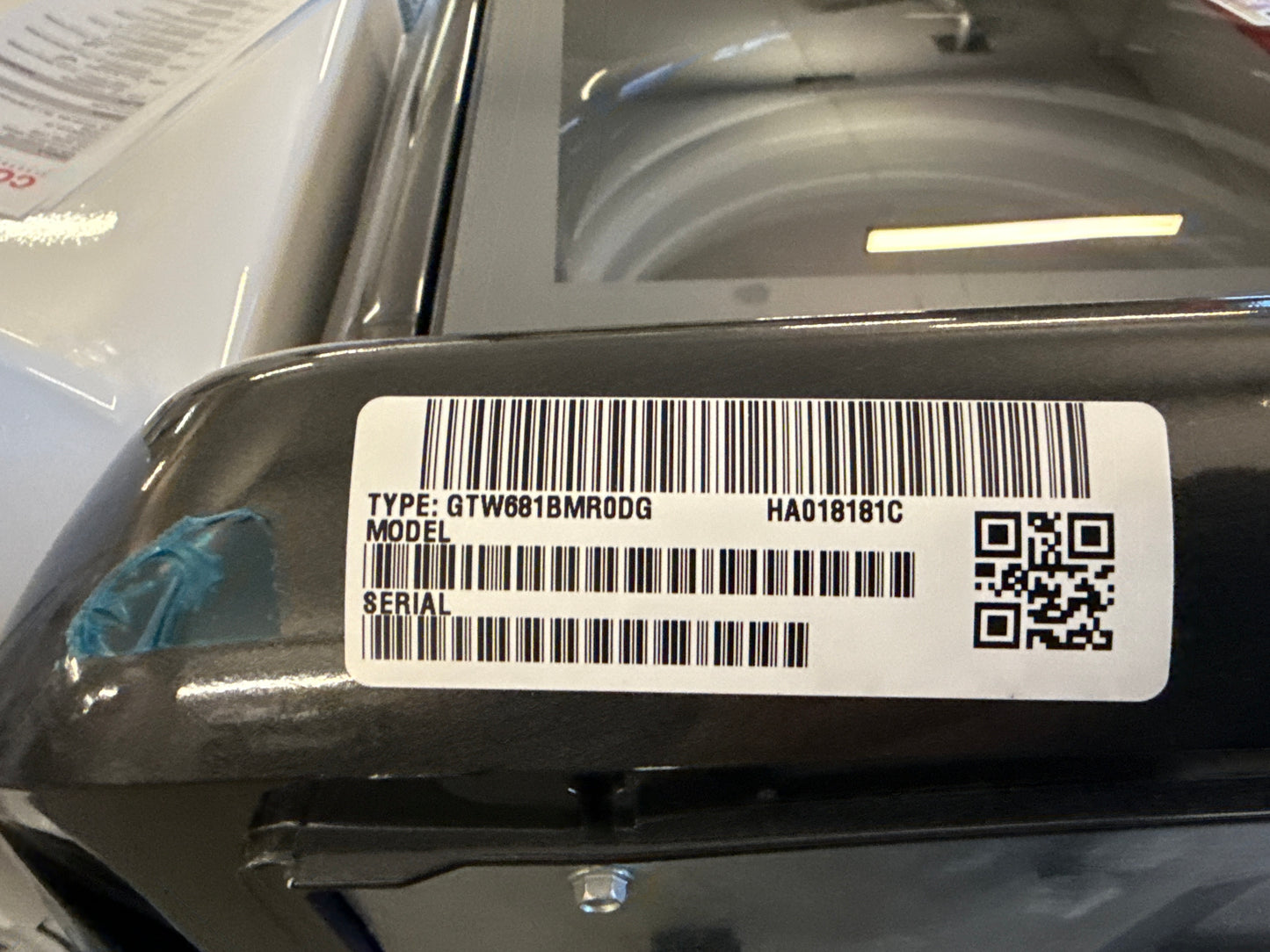 Laveuse GTW681BMRDG à chargement par le haut 5,3 pi³ et sécheuse GTD68EBMRDG électrique 7,4 pi³ de GE - Gris diamant