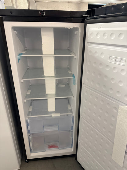 Congélateur vertical convertible de 10 pi³ Frigidaire Efrf1060-6com