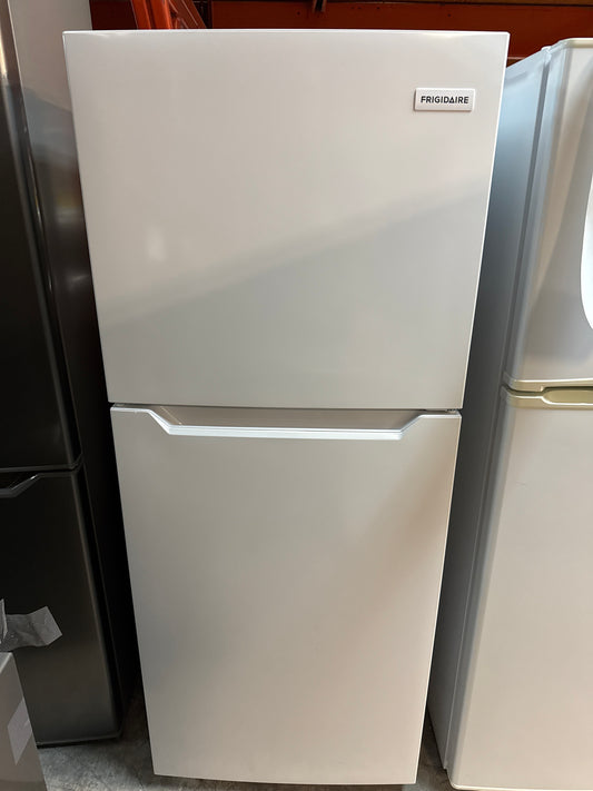 Frigidaire : Réfrigérateur 11.6 Pi. cu. Congélateur en haut blanc  - Modèle FFET1222UW