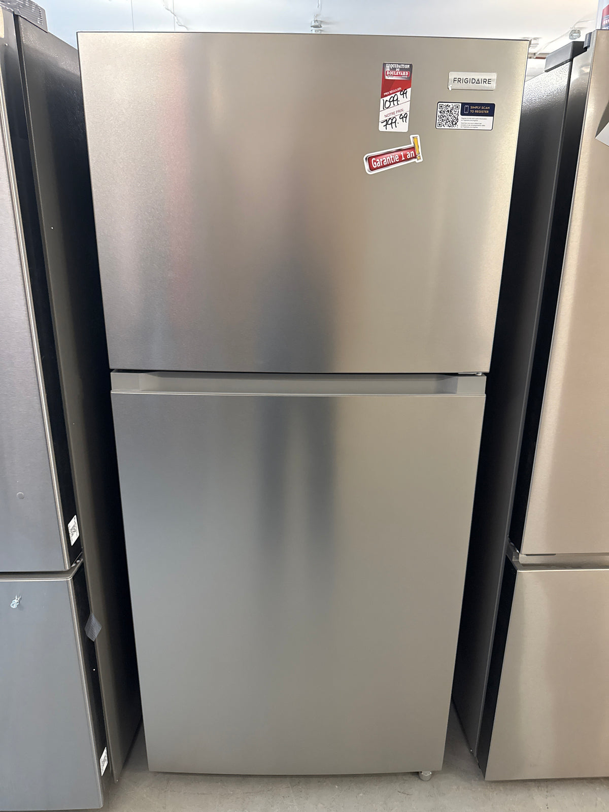 Réfrigérateur avec congélateur supérieur Frigidaire 30 po 22 pi³ avec tiroir pleine largeur, acier inxoydable  FRTE2246AS