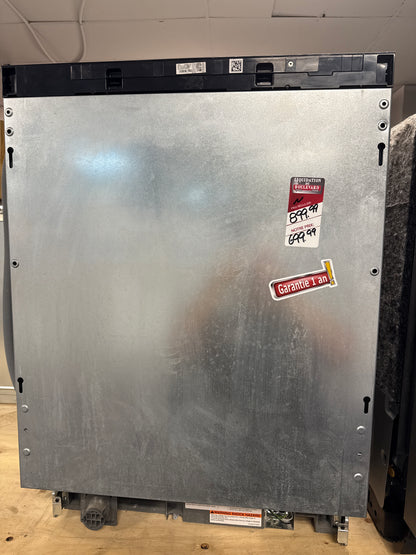 Lave-vaisselle encastrable 24 po 49dB à cuve en inox/3e panier de Frigidaire (FDSR4501AP) - Prêt pour panneau