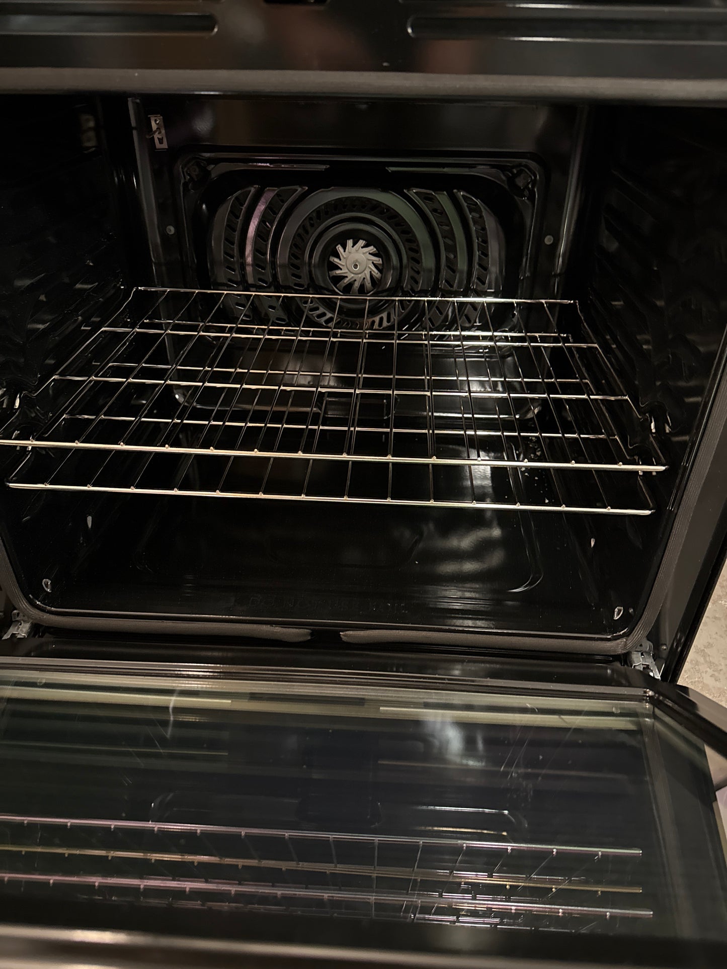 Cuisinière à induction 5 éléments friture à l'air 30 po 6,2 pi³ Gallery de Frigidaire avec option de pizza cuite sur pierre (GCFI307CBF) - Acier inoxydable