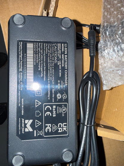 Chargeur 42 V 1 PINE MGT3602A