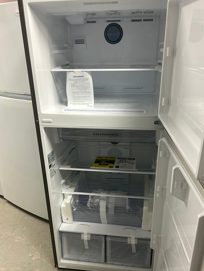 Réfrigérateur à congélateur supérieur/éclairage DEL 17,6 pi³ 29 po de Samsung (RT18M6213SR) - Inox