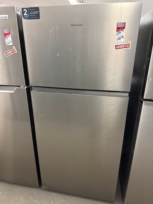 Réfrigérateur à congélateur supérieur 18 pi³ 30 po Energy Star de Hisense (RT18A2FSD) - Fini acier inoxydable titane