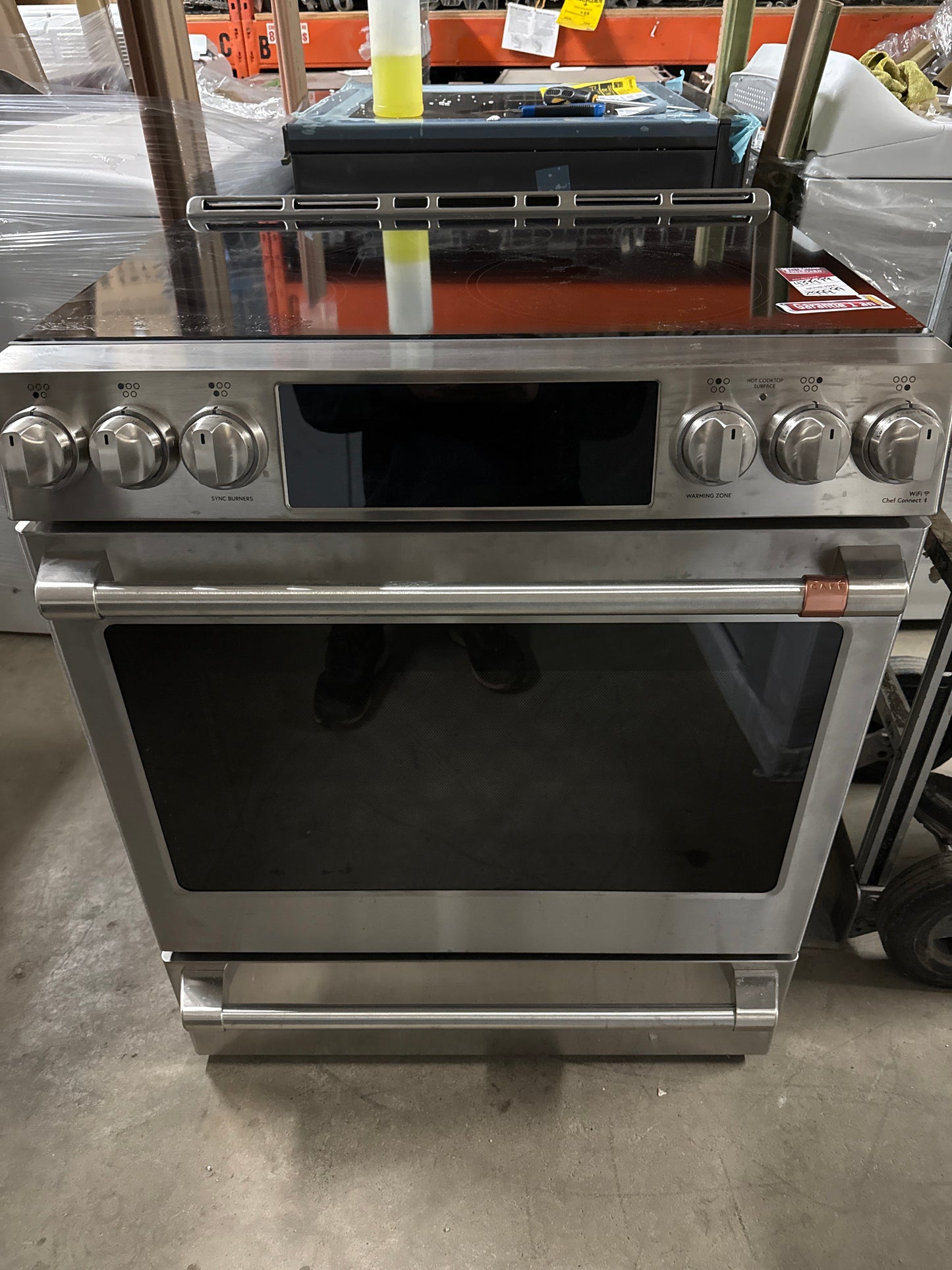 Cuisinière induction encastrable 5 éléments four convection 5,7 pi³ 30 po Café (CCHS900P2MS1) - Inox