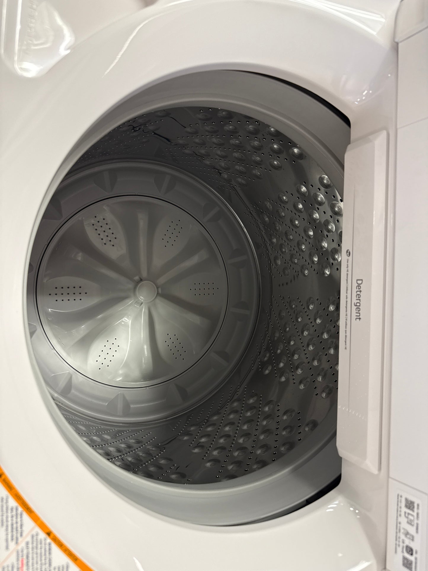 Laveuse à chargement par le haut haute efficacité de 5,8 pi³ de LG (WT8200CW) - Blanc alpin