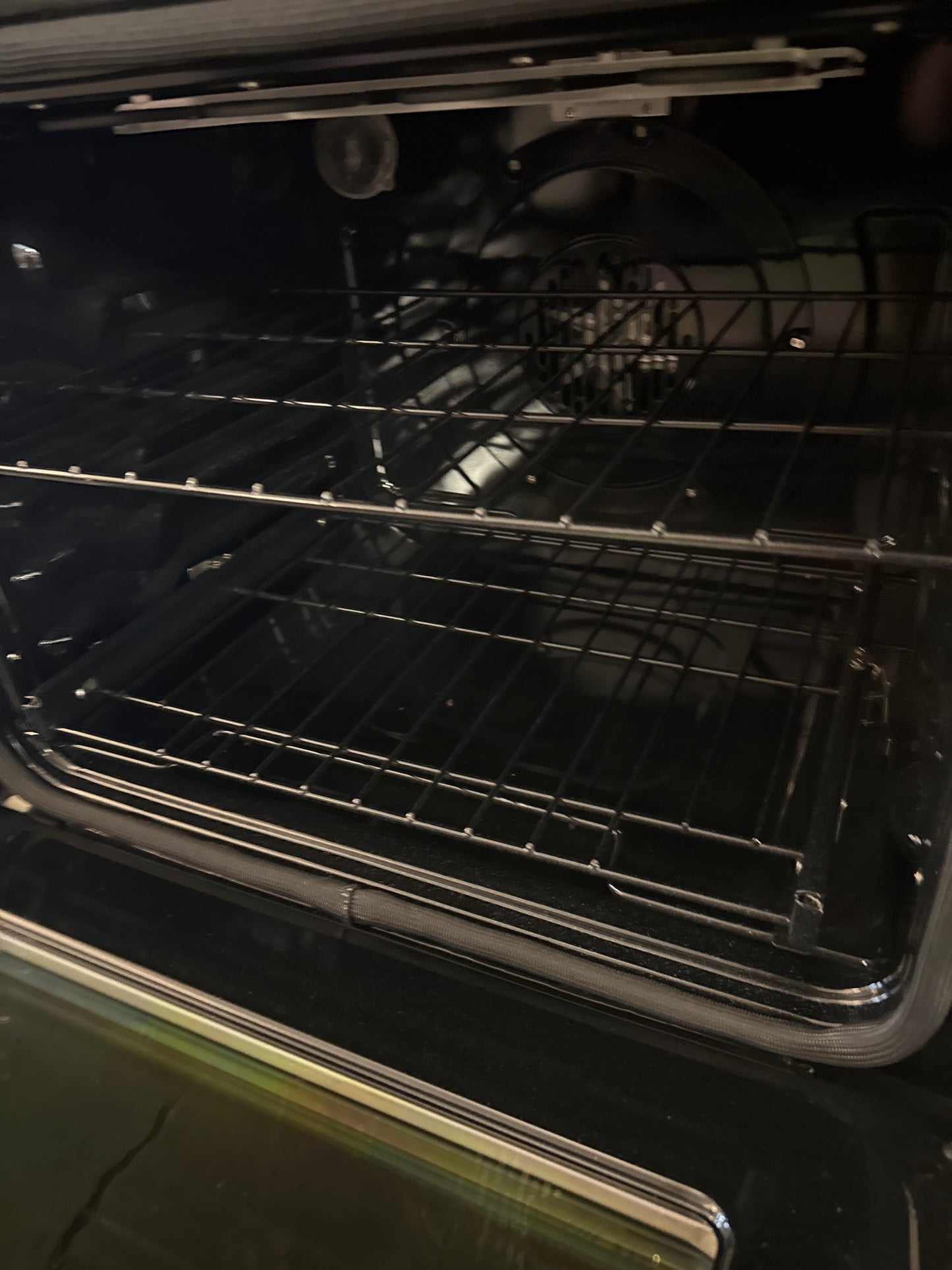 GE Profile Cuisinière à induction intelligente encastrée de 30 po avec four à convection véritable et friture à air chaud, sans préchauffage, en acier inoxydable résistant aux marques de doigts Pchs920ymfs