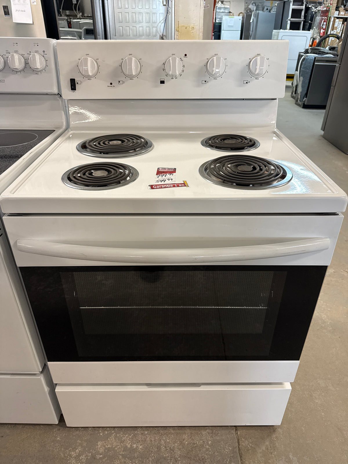 Element - Cuisinière électrique de 30 po (5 pi³) avec grille de four réglable   EECR34MEW-CA