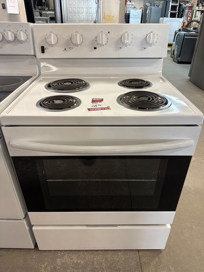 Element - Cuisinière électrique de 30 po (5 pi³) avec grille de four réglable   EECR34MEW-CA