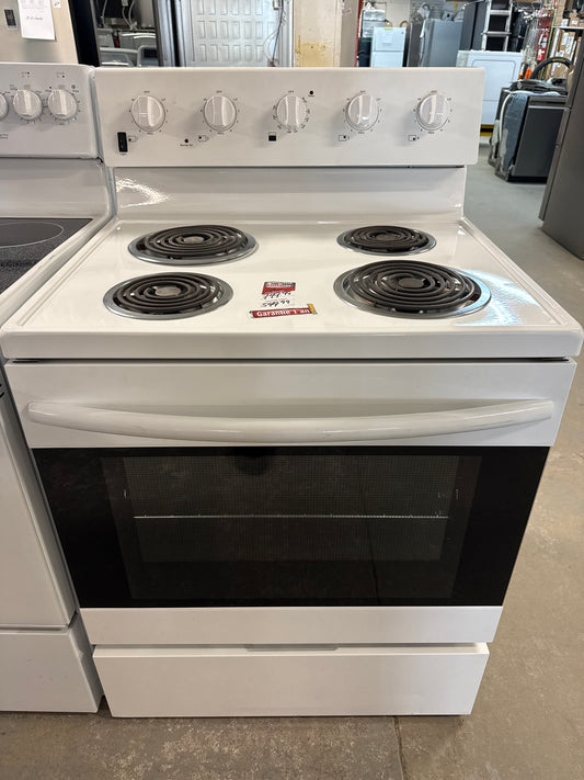 Element - Cuisinière électrique de 30 po (5 pi³) avec grille de four réglable   EECR34MEW-CA
