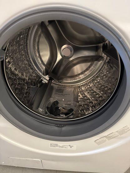 Laveuse à chargement frontal haute efficacité de 5,2 pi³ de Samsung (WF45T6000AW/A5) - Blanc
