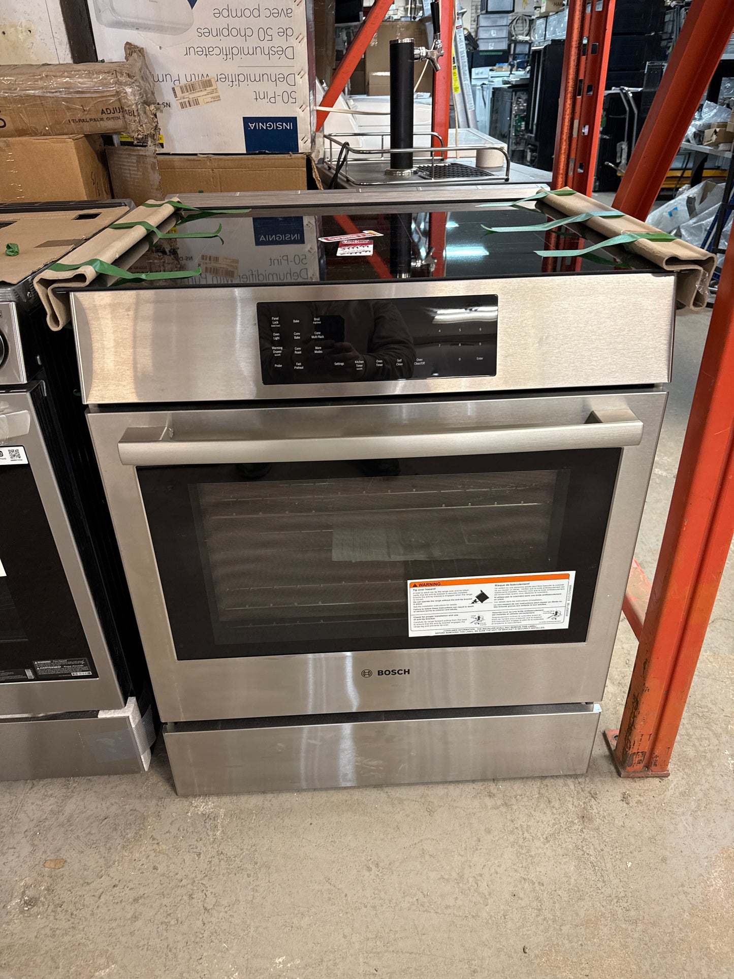 Cuisinière à induction encastrable et convection véritable 4,6 pi³ 30 po de Bosch (HII8057C) - Inox