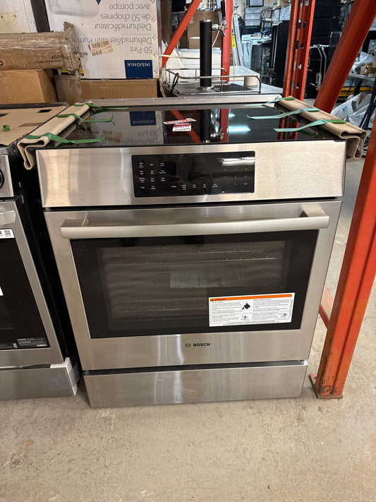 Cuisinière à induction encastrable et convection véritable 4,6 pi³ 30 po de Bosch (HII8057C) - Inox