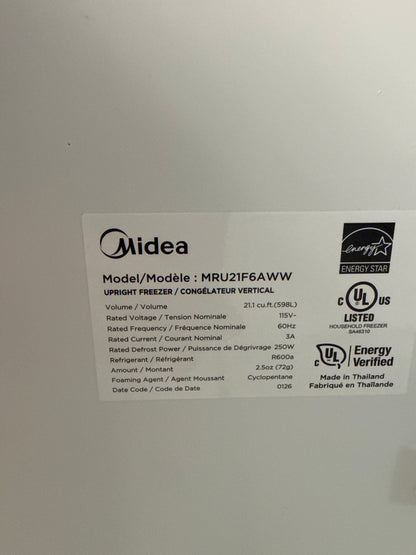 Congélateur vertical 21 pi³ Midea sans givre 29,7 x 66,6 x 32,7 po, blanc MRU21F6AWW