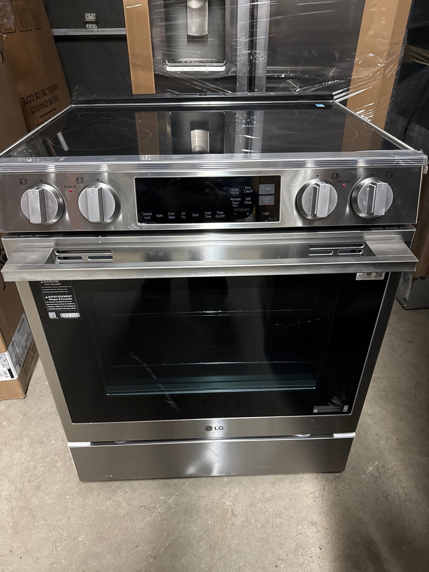 Cuisinière à induction intelligente encastrable avec convection véritable et friture à l'air 6,3 pi³ 30 po de LG (LSIL6334XE) - Inox antiempreinte
