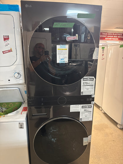 Duo WashTower avec laveuse électrique IA avancée 5 pi³ et sécheuse à pompe à chaleur 7,8 pi³ de LG - Energy Star (WKHC252HBA) - Acier noir